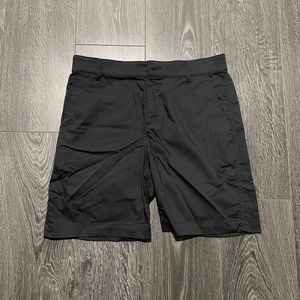 New Men’s Nike Golf Shorts Size 32